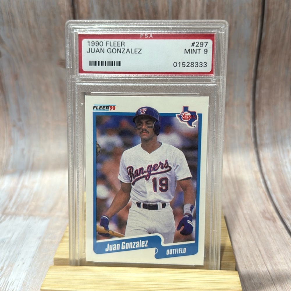 1990 Fleer Juan Gonzalez #297 PSA Mint 9 Baseball Card #0152833 Item #ME283